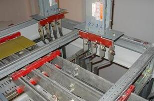 母線(xiàn)槽接線(xiàn)及隔離開(kāi)關(guān)發(fā)熱問(wèn)題